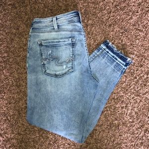 Avery Ankle Skinny Jeans